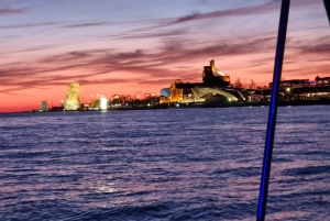 Lisbon: Boat Tour with Champagne