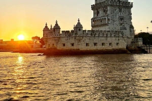 Лиссабон: частная водная прогулка с возможностью наблюдения за закатом