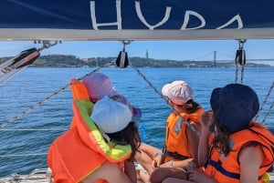 Lisbon: Private Boutique Boat Tour – Sail in Style