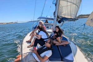 Lisbon: Private Boutique Boat Tour – Sail in Style