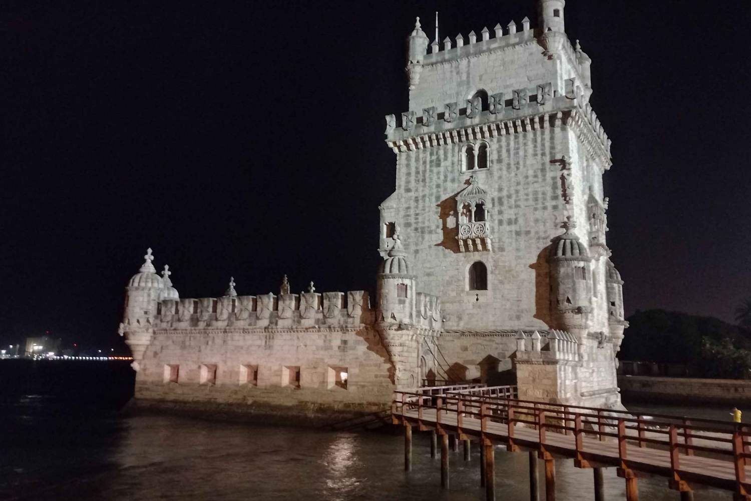 Lisbona di notte