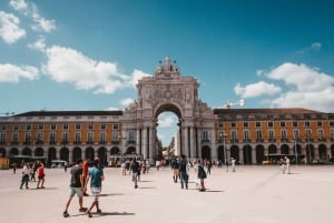 Lisbon: Private City Tour by Eco Tuk Tuk