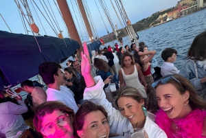 Lisboa-julelys-cruise på Tajo med varm drikke