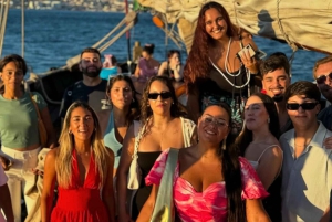 Lisboa-julelys-cruise på Tajo med varm drikke