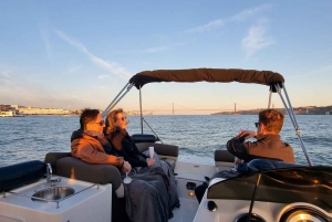 Lisbon: City Boat Cruise Daytime/Sunset/Night with Champagne