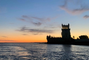 Lisbon: City Boat Cruise Daytime/Sunset/Night with Champagne