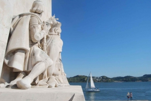 Lisbon: Private Christmas Lights Tour by Eco Tuk Tuk