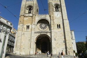 Lisbon: City Tuk-Tuk Guided Tour with Hotel Pickup