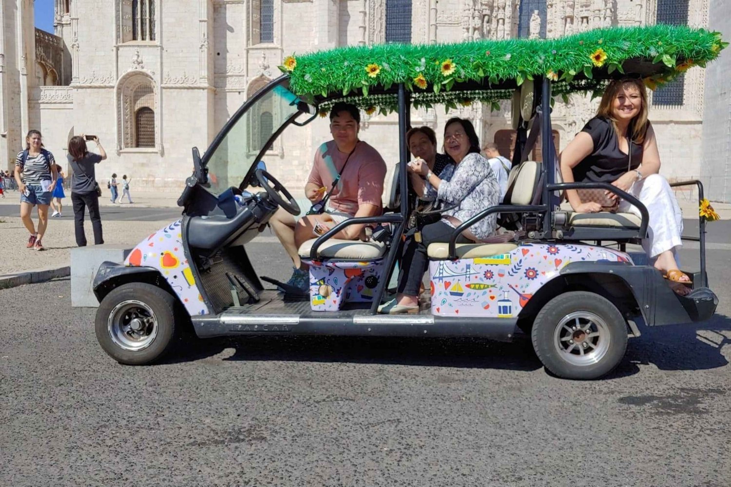 Lisbon: City Tuk-Tuk Tour, with Hotel Pick up.