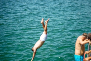 Lisbon: Cruise to the Beach with BBQ, Open Bar and Music