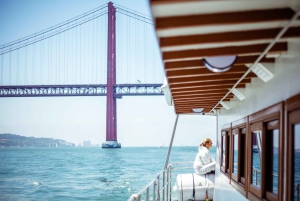 Lisbon: Cruise to the Beach with BBQ, Open Bar and Music