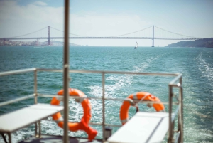 Lisbon: Cruise to the Beach with BBQ, Open Bar and Music