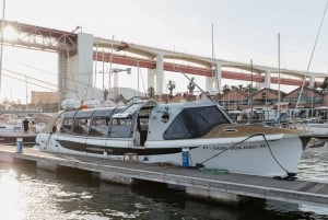 Lisbon: Daytime and Sunset Cultural Boat Tour with Open Bar