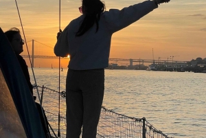 Lisbona: Tour di un giorno e di un tramonto sul fiume Tago