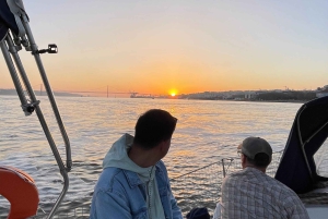 Lisbona: Tour di un giorno e di un tramonto sul fiume Tago