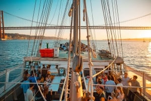 Lisbon Boat Party - Live DJ & efterfest med inträde till VIP-klubben