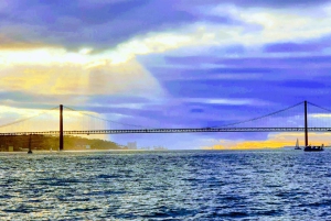 Lissabon: Dag- eller solnedgångskryssning med historia och vin