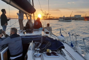 Lissabon: Dag- eller solnedgångskryssning med historia och vin