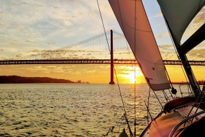 Lissabon: Dag- eller solnedgångskryssning med historia och vin