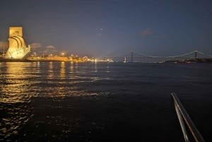 Lisbonne : Sortie en bateau privée pour un Nouvel An éblouissant (2h30)