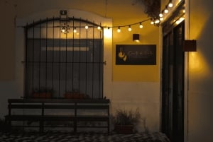 Lisbon: Fado Dinner with Wine Tasting at Canto do Poeta