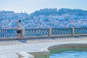 Lisbon: Early Morning TukTuk Tour - hotel/cruise ship pickup