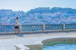 Lissabon: TukTuk-kierros aikaisin aamulla - nouto hotellista/risteilyalukselta