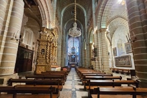 リスボン発：エヴォラ（大聖堂＆骨のアートギャラリー）、カルトゥシャ修道院、コルク工場をご案内します