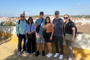 リスボン発：エヴォラ（大聖堂＆骨のアートギャラリー）、カルトゥシャ修道院、コルク工場をご案内します