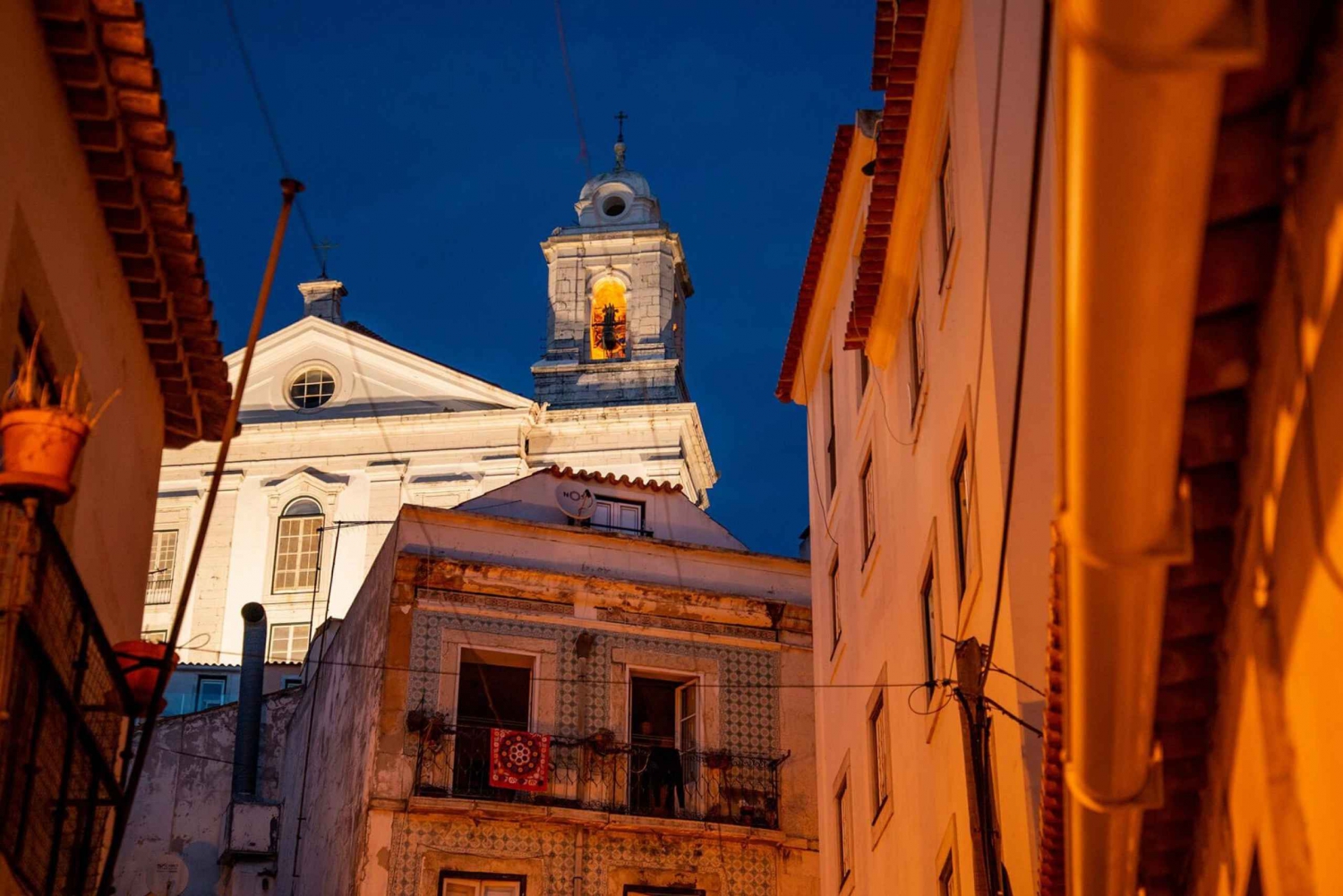 Lisbon: Fado Show with Dinner and City Tour