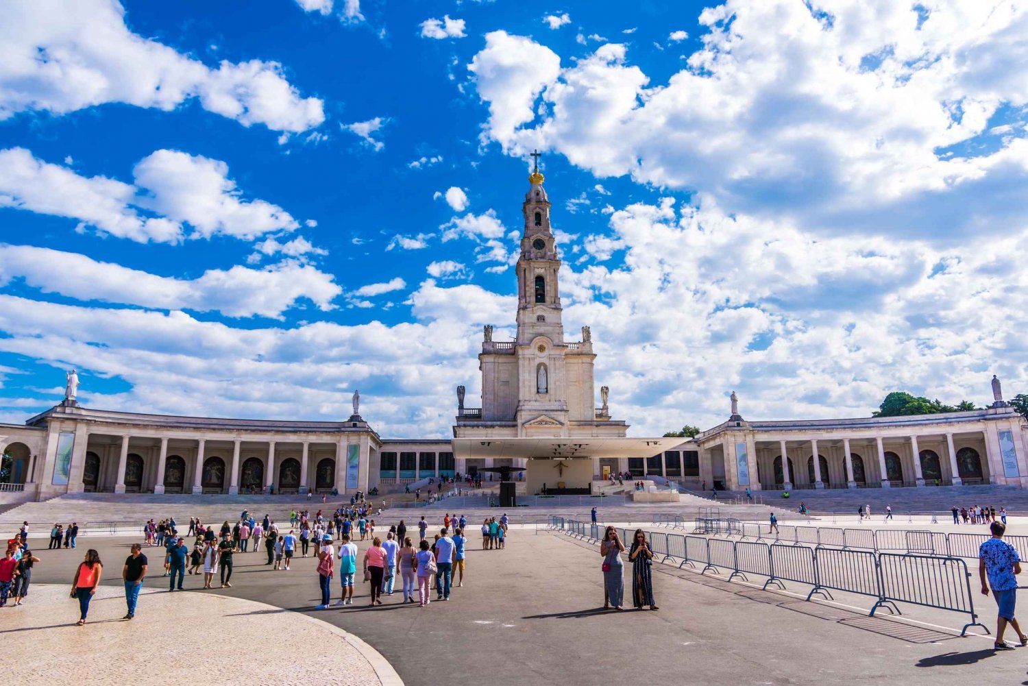 Lisbon: Small-Group Tour to Fátima, Batalha, Nazaré & Óbidos