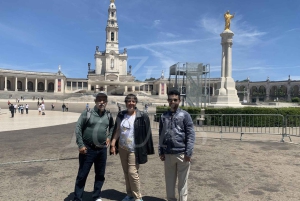 リスボン：ファティマ、ナザレ、オビドス、ミラ・デ・アイレ プライベートツアー