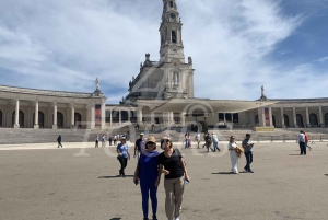 リスボン：ファティマ、ナザレ、オビドス、ミラ・デ・アイレ プライベートツアー