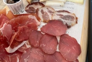 Lisbon: Food and Wine Tasting 4-Hours Tuk Tuk Tour