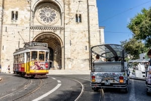 Lisbon: Food Tasting Tour by Electric Tuk Tuk with 4 Stops