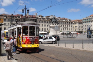 Lisbon: Food & Wine Tour in Cacilhas & Almada Neighborhoods
