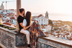 リスボン：恋人たちのための景色と味を楽しむ電動トゥクトゥクツアー