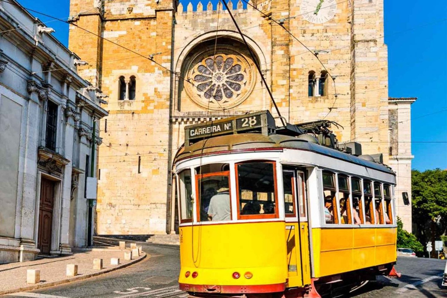 Lisbon: Private Full Day City Tour