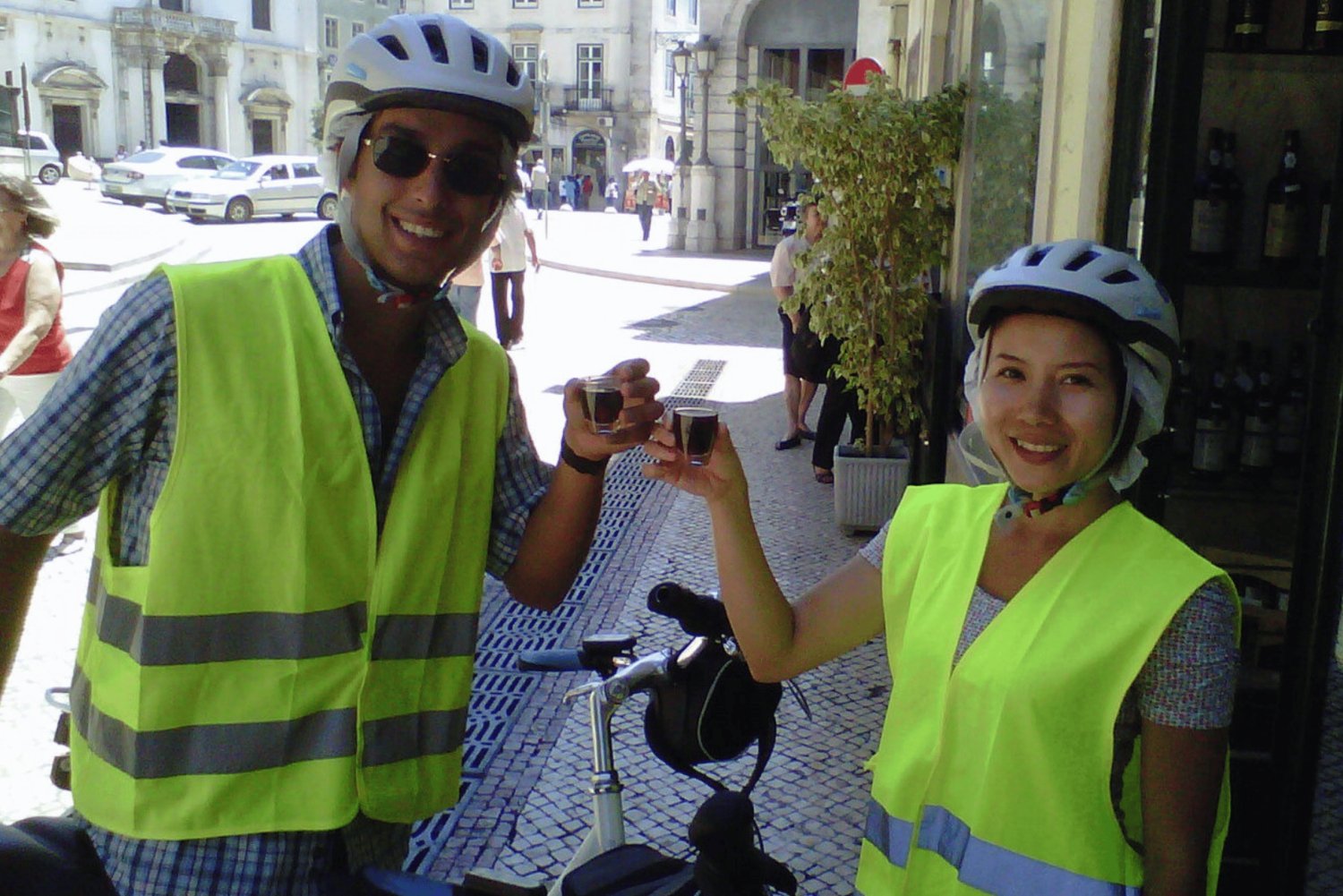 Lisbon: Go Taste Electric Bike Tour
