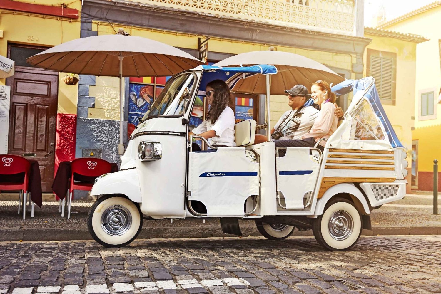 LISBON GRAND EXPERIENCE Tuktuk-tur på tysk