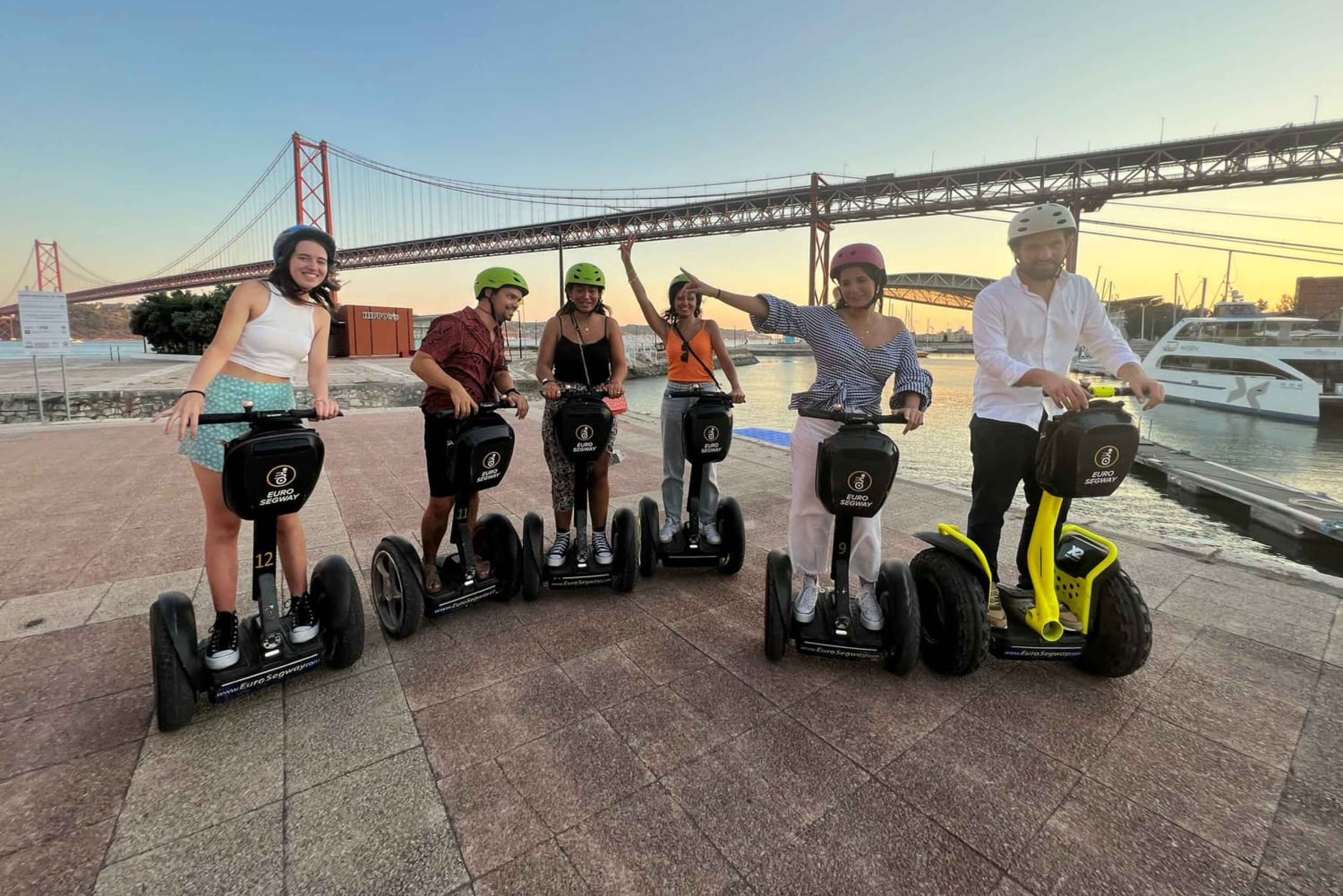 Lisbona: Tour guidato in segway lungo il fiume