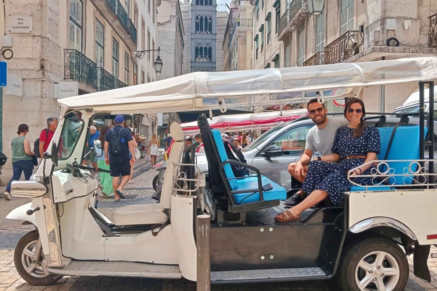 Lisbon: Half-day/4 Hour Private Guided city Tour by Tuk-Tuk