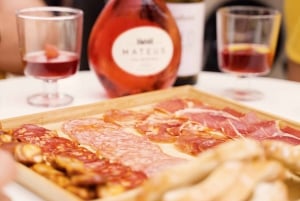 LISBON DAILY TOUR in a Vintage Jeep with FOOD&DRINK Tastings