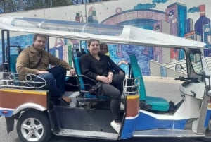 Lisbonne : visite privée d'une demi-journée en tuk-tuk