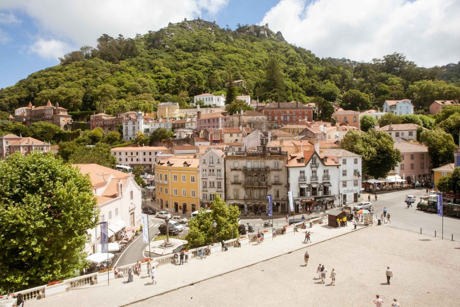 Sintra: Half-Day Tour with Royal Palace Ticket