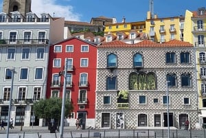 Lisbon: Hidden Gems Walking Tour with Coffee & Pastries