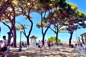 Lisbon: Tuk Tuk Private Tour With Free Polaroid Photos