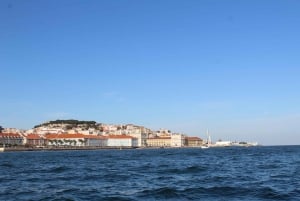 Lisbon: Historical SpeedBoat Tour