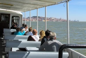 Lissabon: Hop-on-hop-off-boot 48-uurs bus- en bustour Ticket