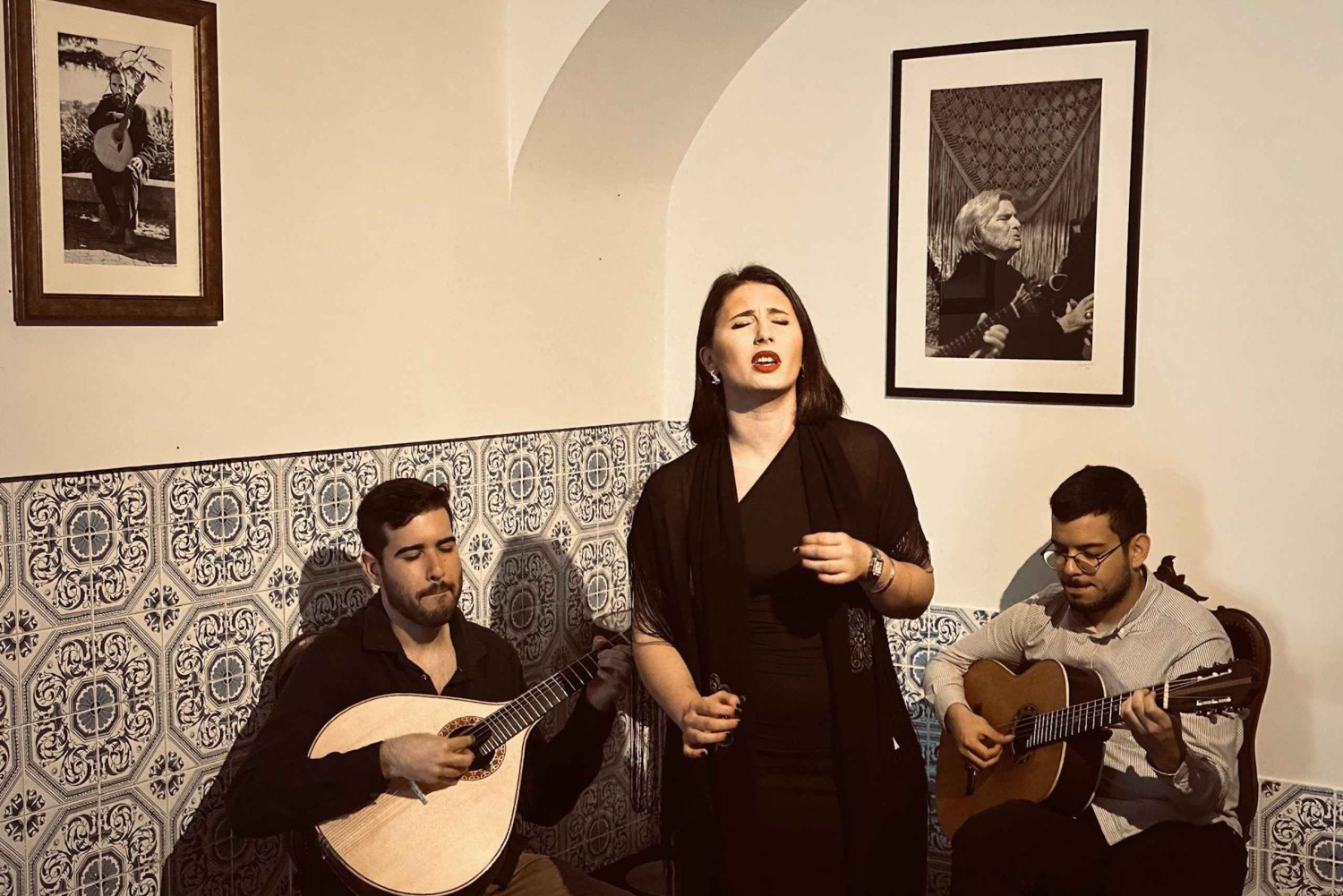 Lisboa: Espetáculo íntimo de fado no bairro histórico do fado